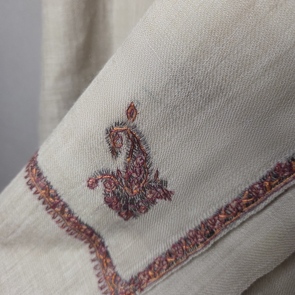 Beige Fringed Scarf with Red Embroidery - Picture 9 of 10